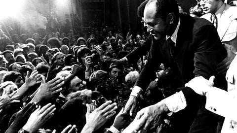 Bridging the divide : Tom Bradley and the politics of race