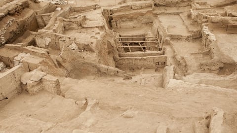 Cities of the Ancient World. Episode 2, Çatalhöyük - First Experiment in Urban Living cover image